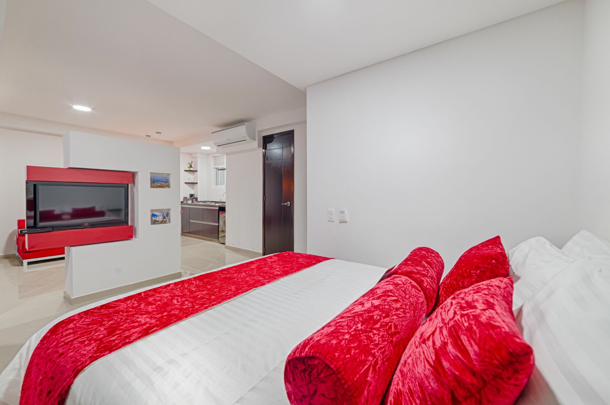 Hotel Piaro In Suites Cali Buitenkant foto